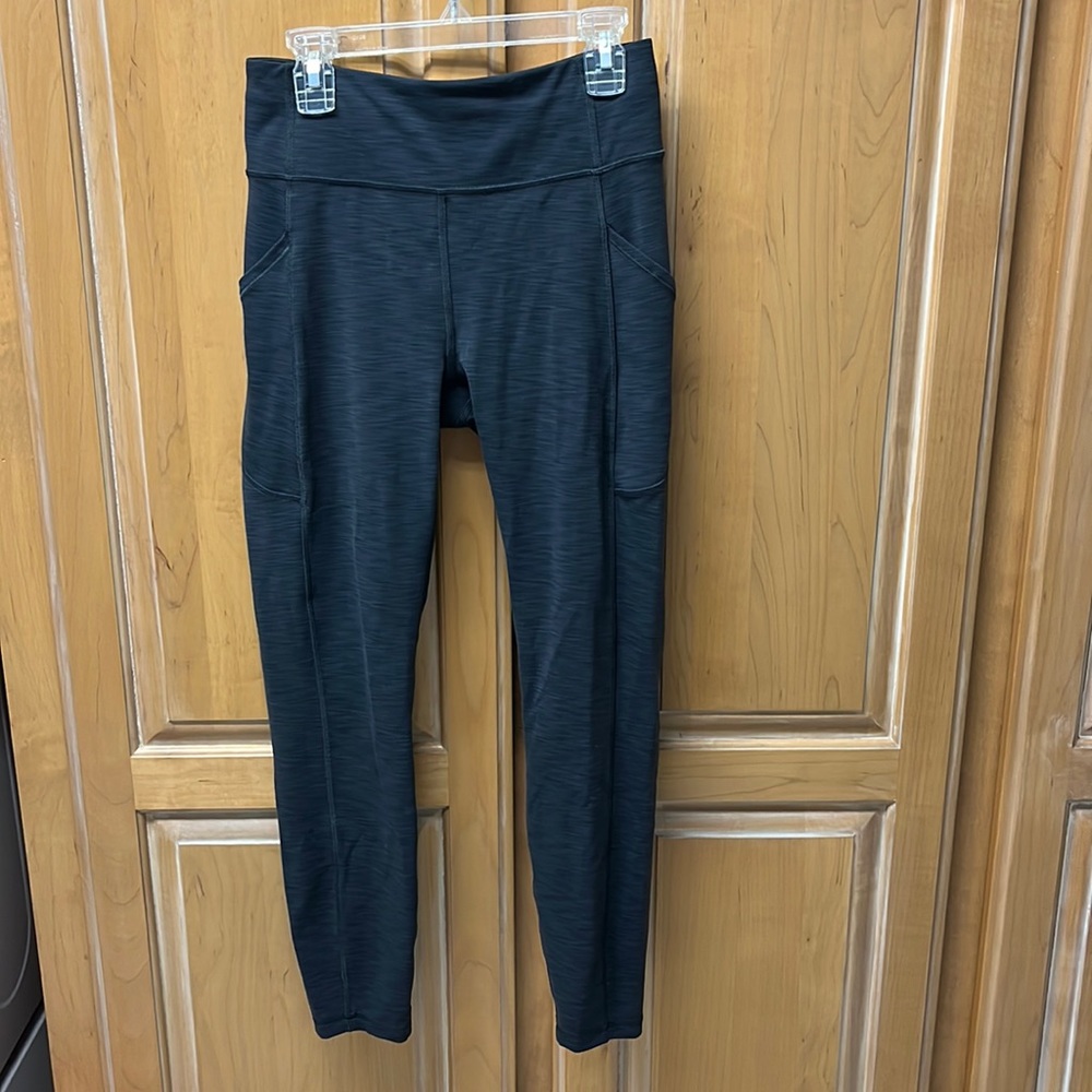 Lululemon Invigorate leggings size 6 25”